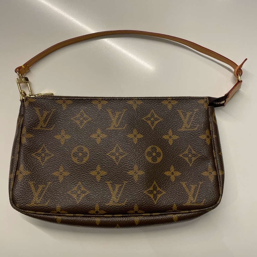 Louis Vuitton Pochette